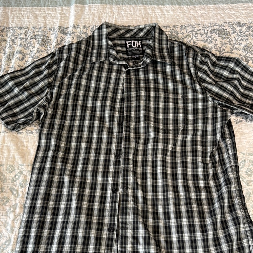 Fox Black and White Casual Button Down Shirt